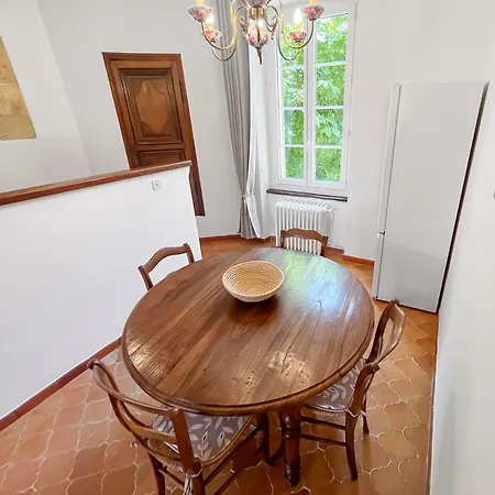 A Minnanna Apartment *